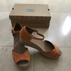TOMS Platform Wedge